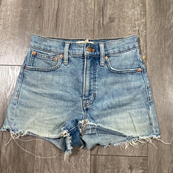 Madewell The Perfect Jean Short in Balsam Wash: TENCEL™ Denim Edition 25 - Picture 4 of 7